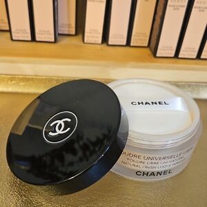 CHANEL Poudre Universelle Libre - Black and White